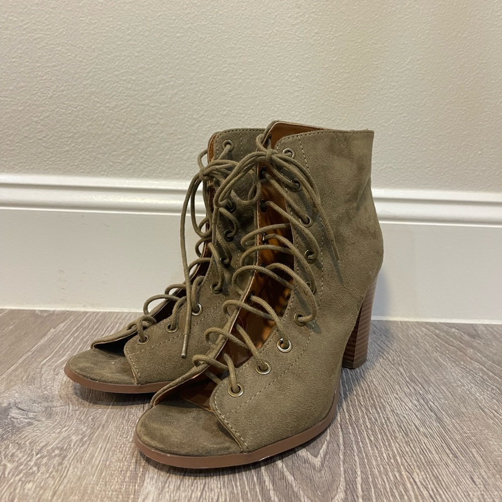 Green chunky heels